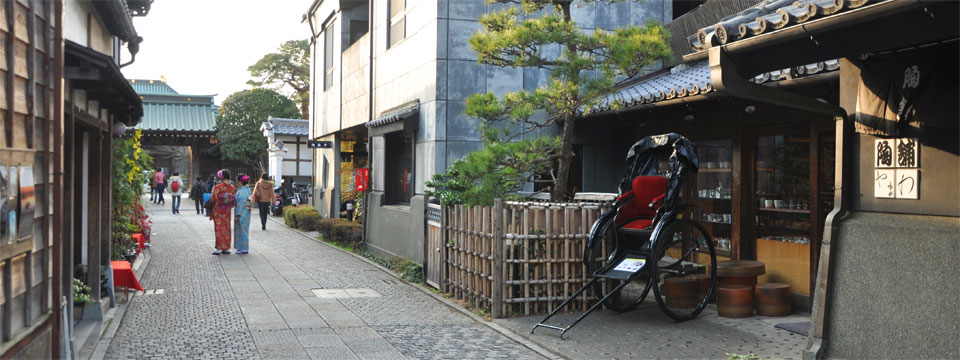 一番街の路地の光景