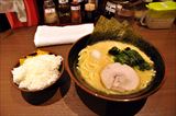 豚骨醤油ラーメン - 壱角家 川越店